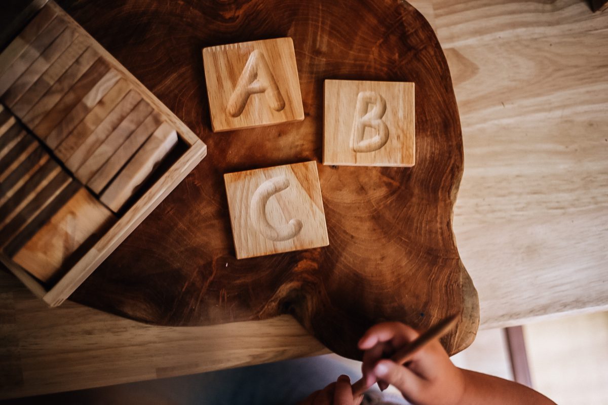 QToys Australien Buchstaben-Tray für Kinder