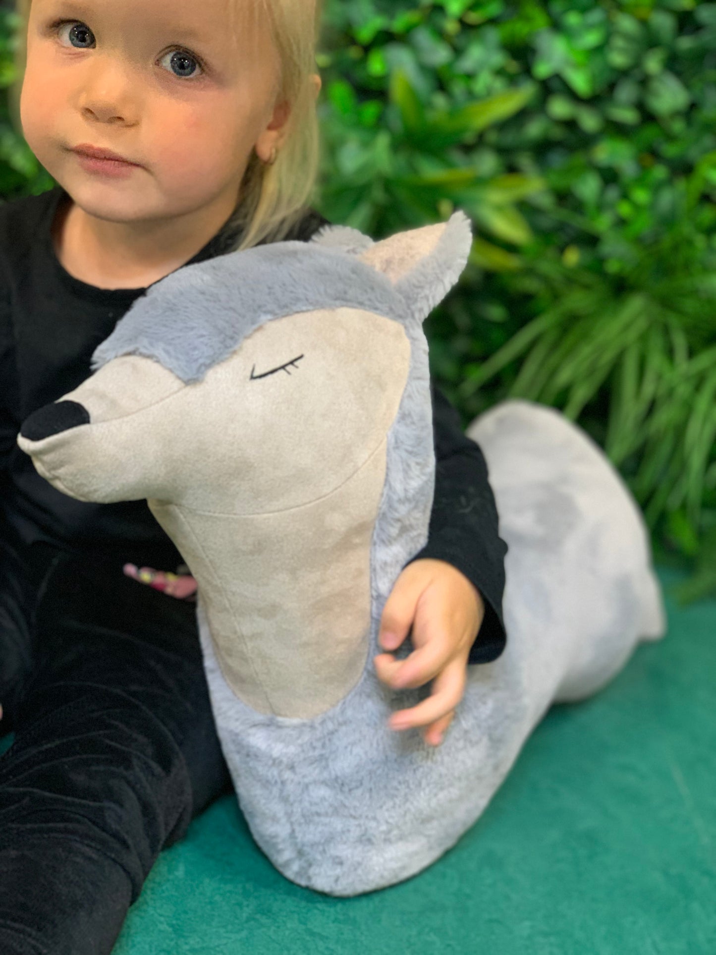 Plüsch-Kissen "Wolf" für kleine Abenteurer