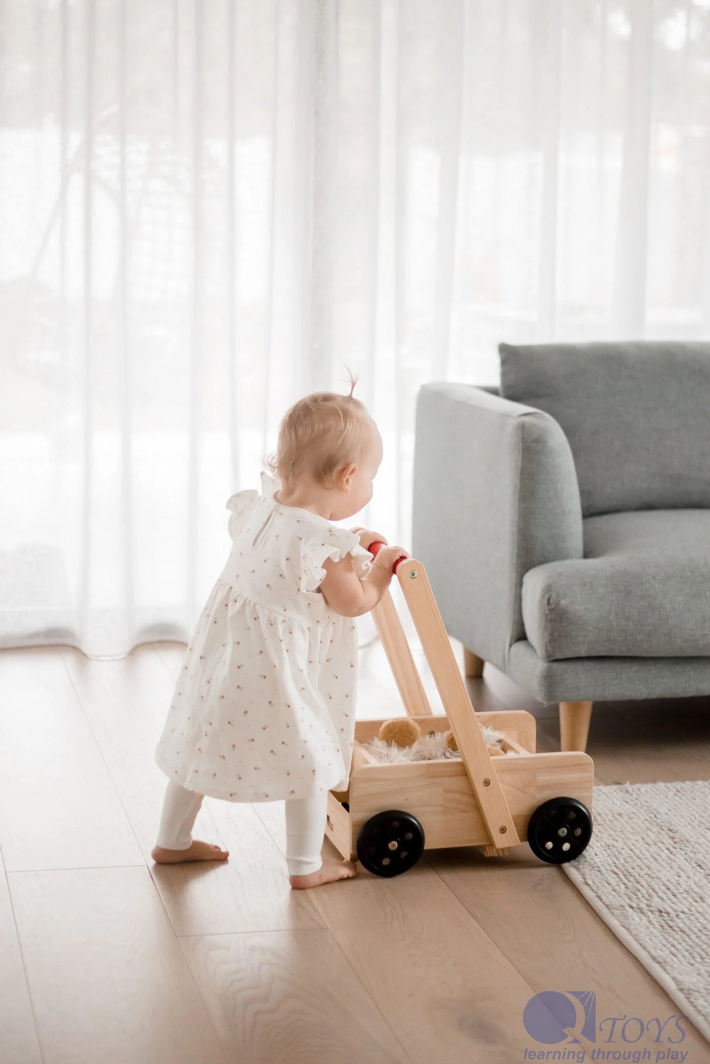 QToys Australien (USA) KLASSISCHER BABYWALKER